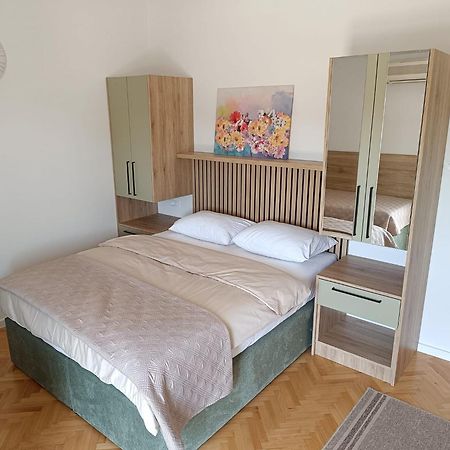Diana Rooms And Apartments ستاريغغاد باكلينتسا المظهر الخارجي الصورة