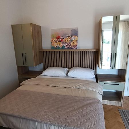 Diana Rooms And Apartments ستاريغغاد باكلينتسا المظهر الخارجي الصورة
