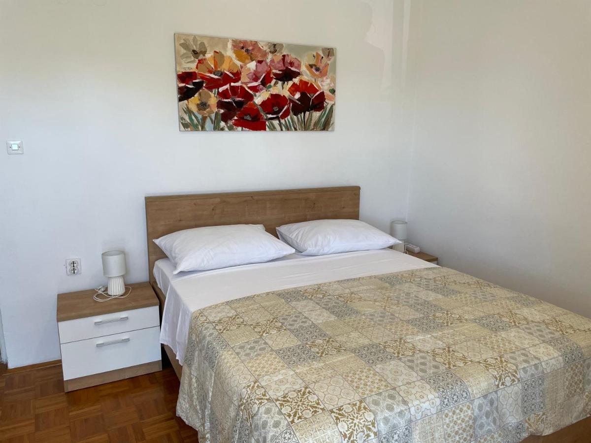 Diana Rooms And Apartments ستاريغغاد باكلينتسا المظهر الخارجي الصورة