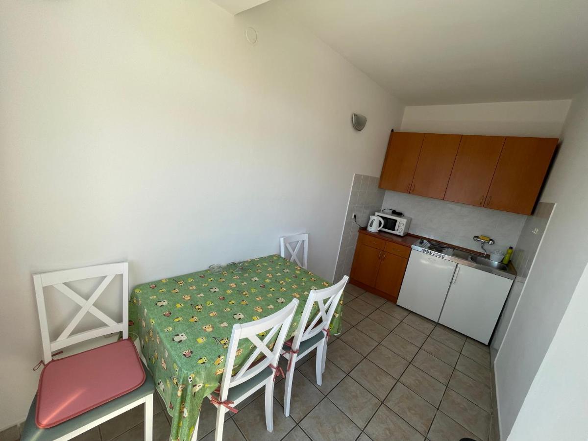 Diana Rooms And Apartments ستاريغغاد باكلينتسا المظهر الخارجي الصورة
