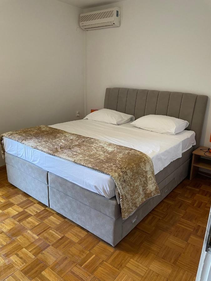 Diana Rooms And Apartments ستاريغغاد باكلينتسا المظهر الخارجي الصورة