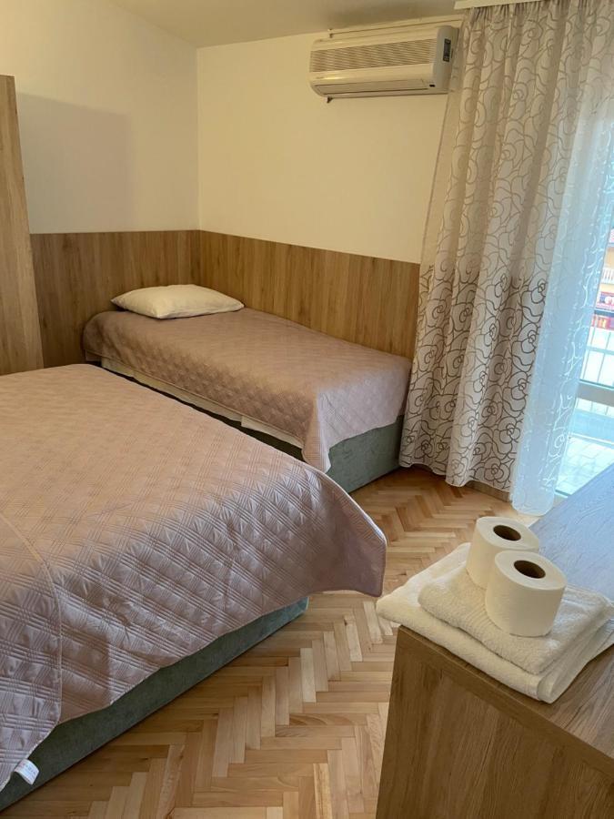 Diana Rooms And Apartments ستاريغغاد باكلينتسا المظهر الخارجي الصورة