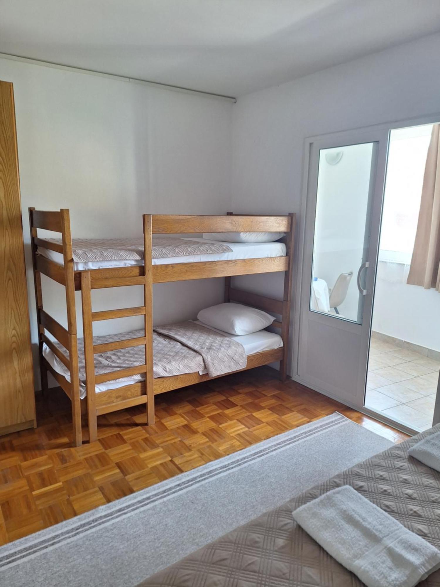 Diana Rooms And Apartments ستاريغغاد باكلينتسا المظهر الخارجي الصورة