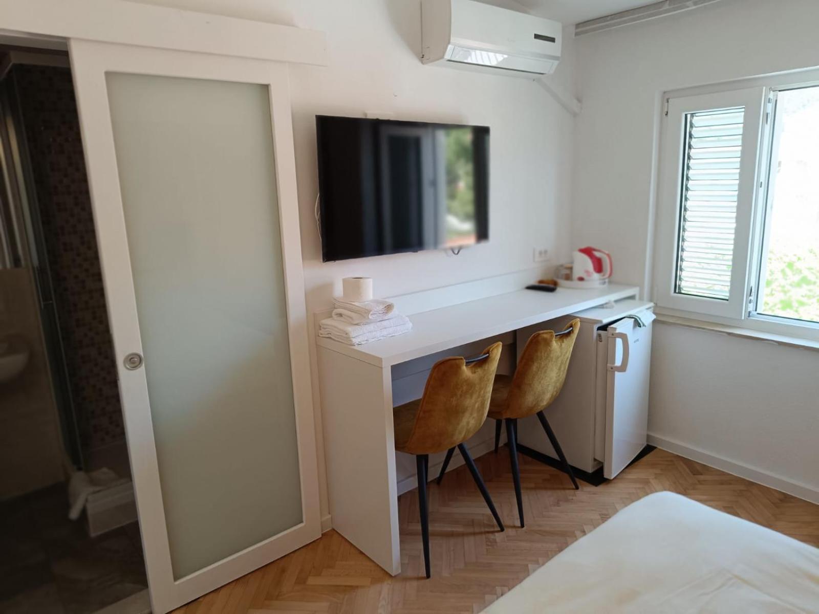 Diana Rooms And Apartments ستاريغغاد باكلينتسا الغرفة الصورة