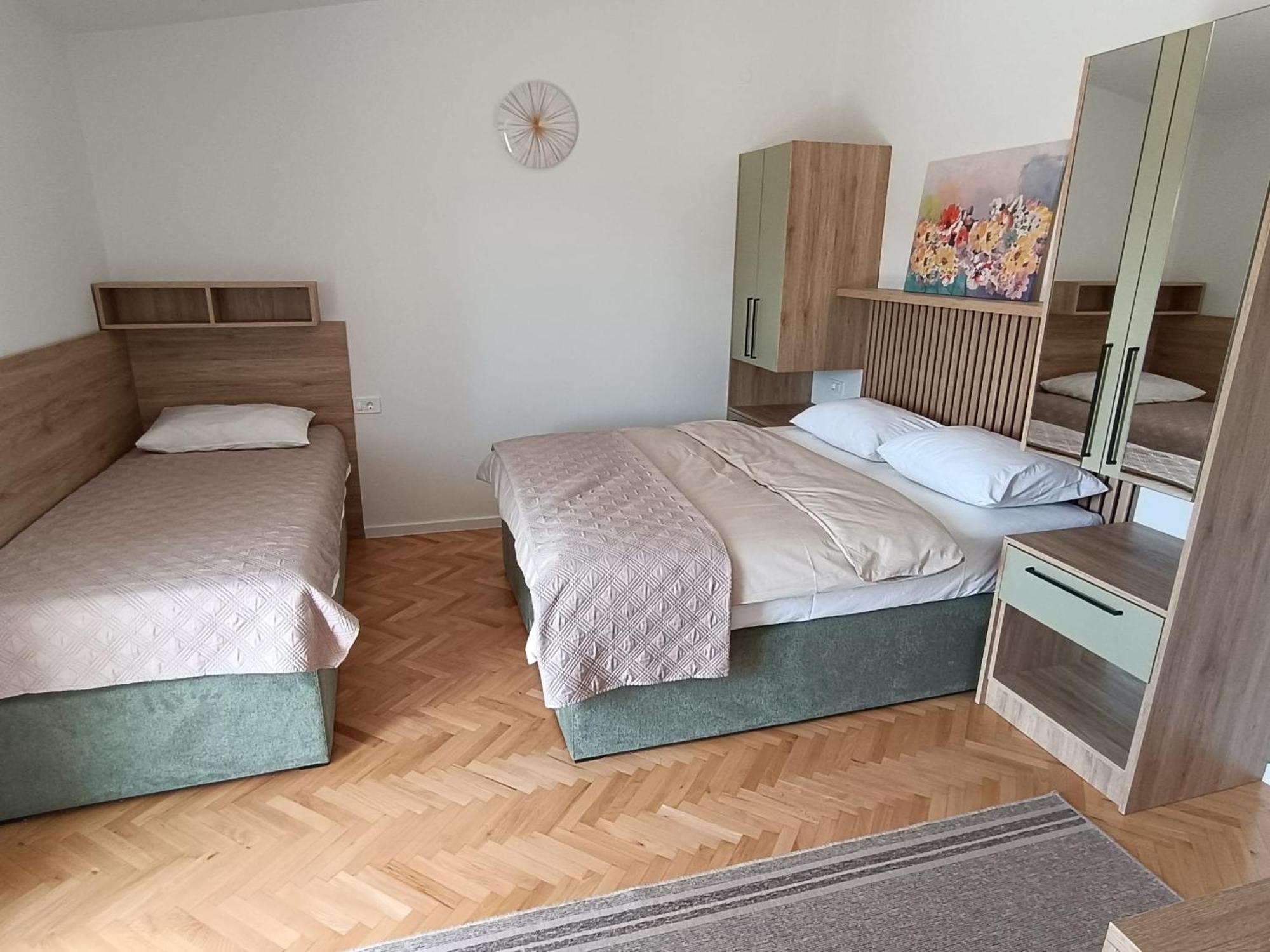 Diana Rooms And Apartments ستاريغغاد باكلينتسا المظهر الخارجي الصورة