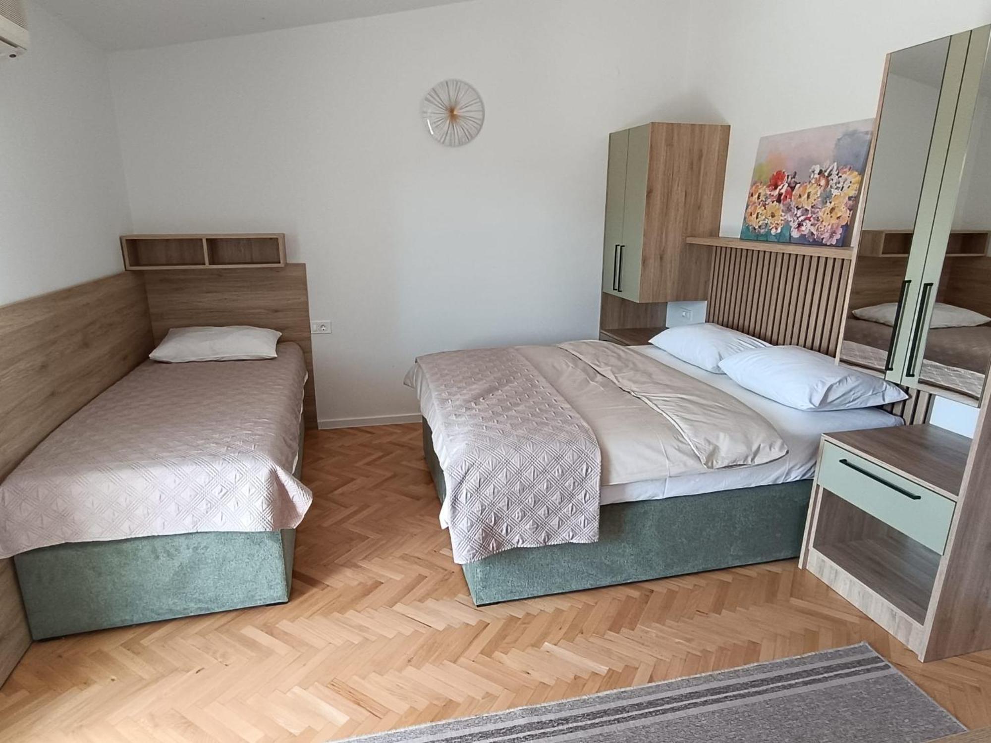 Diana Rooms And Apartments ستاريغغاد باكلينتسا الغرفة الصورة